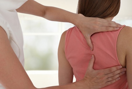 A doctor using a combination of chiropractic care and Functional Medicine in Westmont IL